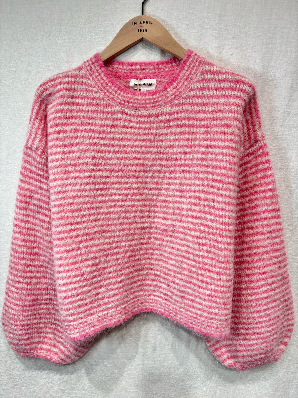 Pinker Streifenpullover Nola – Stylingansicht