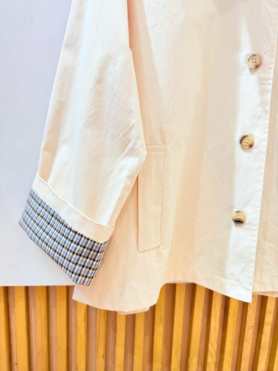 Kurzer Trenchcoat