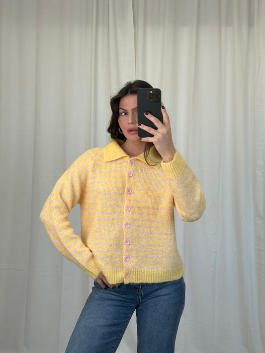 Strickjacke mit Kragen